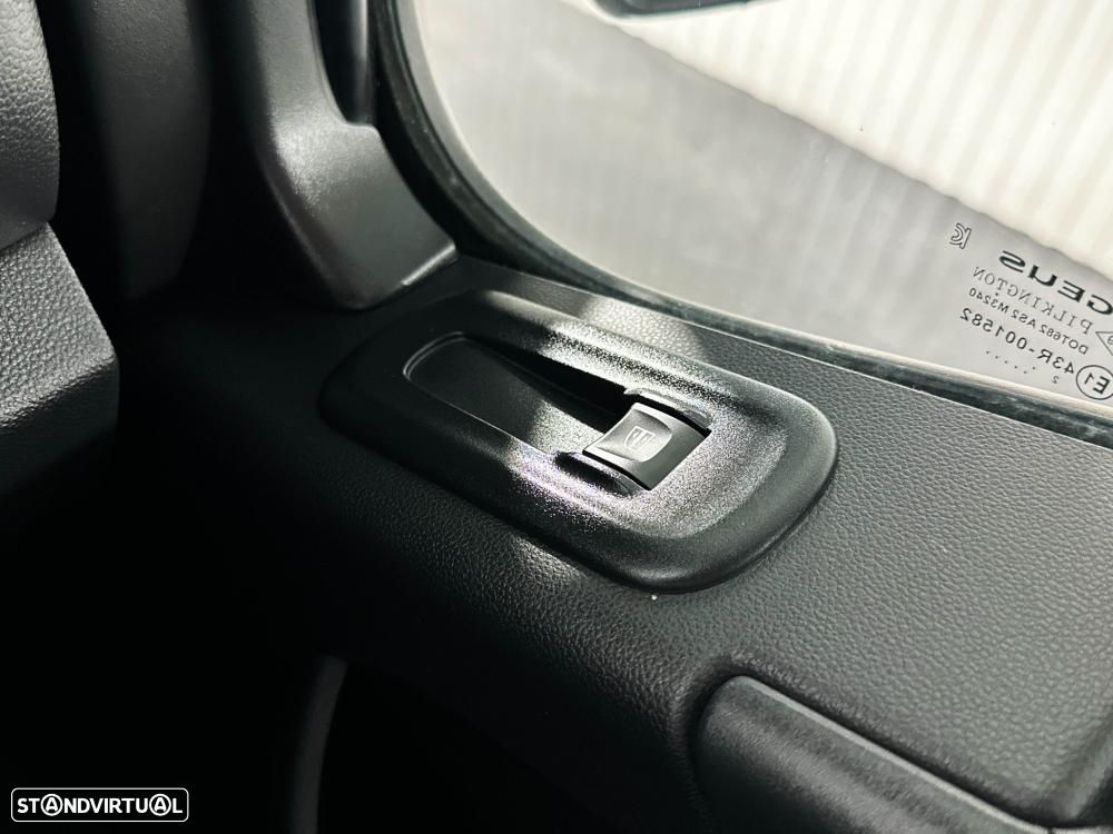 Renault Master L2H2 2.3 DCi 135cv Confort - 24