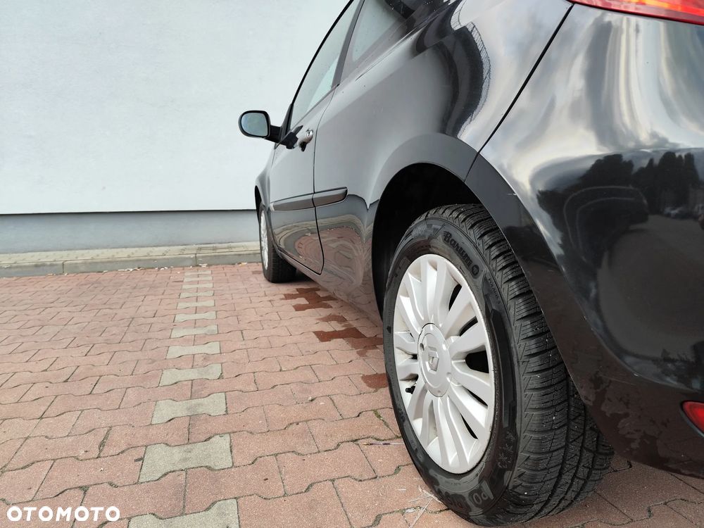 Renault Clio 1.2 16V 75 Dynamique - 11