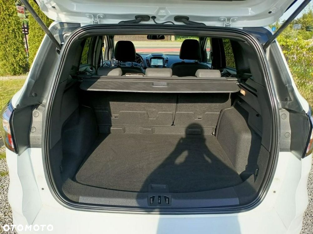 Ford Kuga 2.0 TDCi 2x4 ST-Line - 32