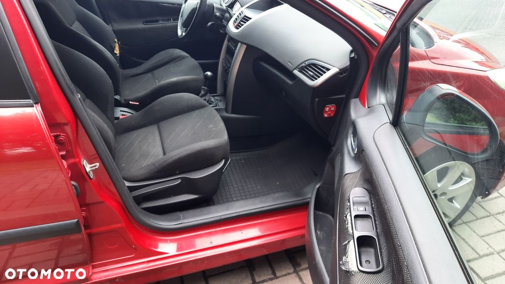Peugeot 207 - 6