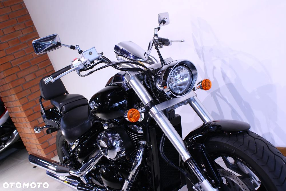 Suzuki Intruder - 14