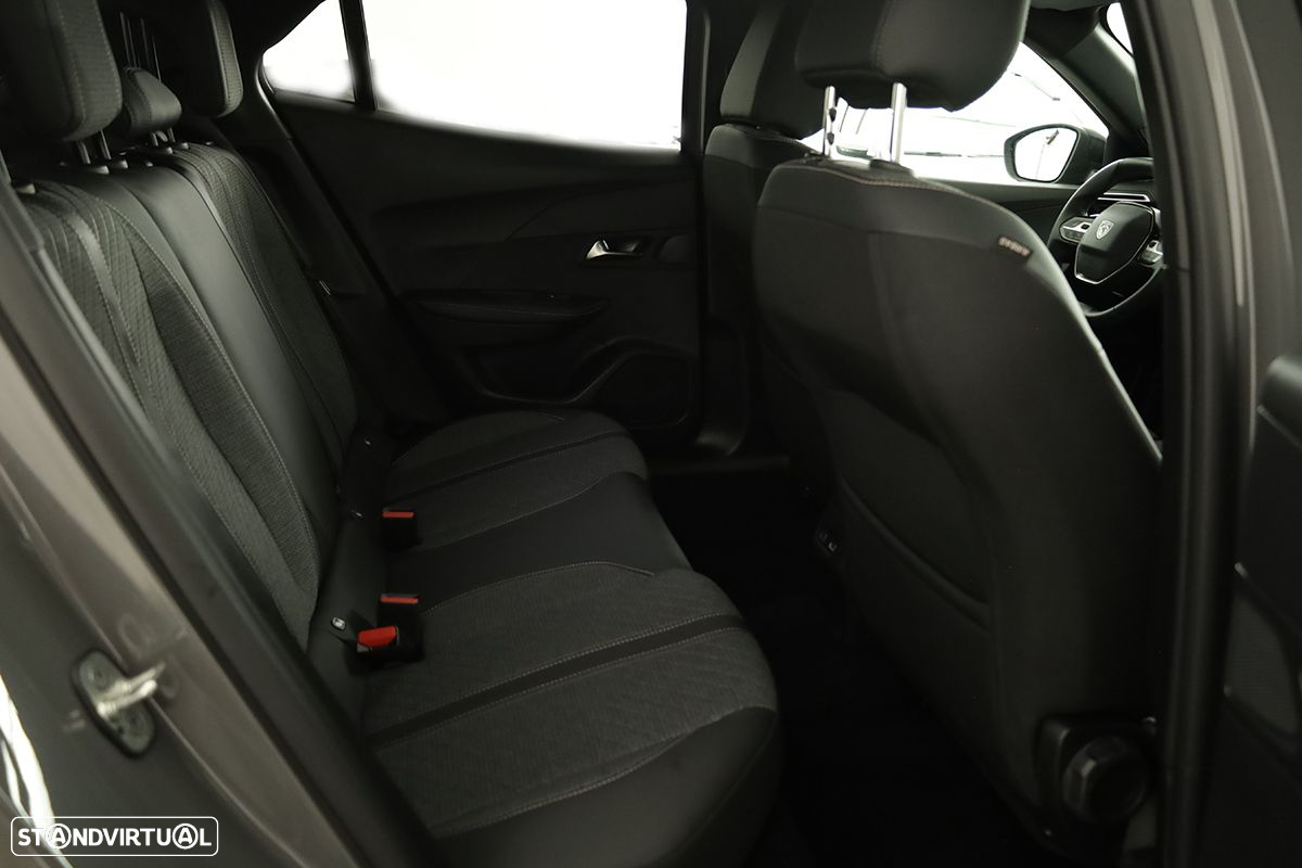 Peugeot 2008 1.2 PureTech Allure - 20