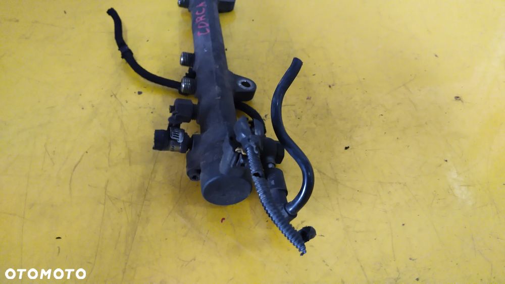 46817523  LISTWA WTRYSKOWA  Opel Corsa  C - 2