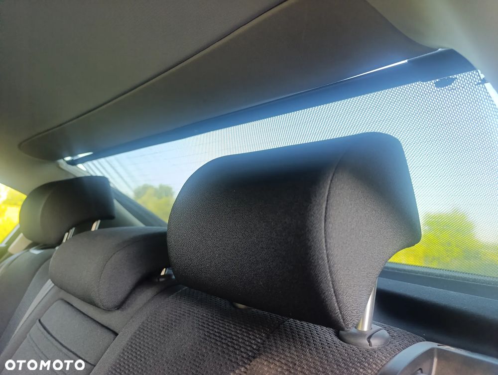 Volkswagen Passat 2.0 TDI DPF Comfortline - 22