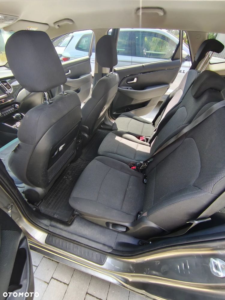 Kia Carens 1.7 CRDi L DCT - 7