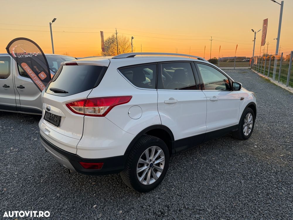 Ford Kuga 2.0 TDCi 2x4 Titanium - 5