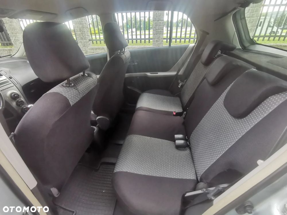 Toyota Yaris 1.4 D-4D Luna - 11