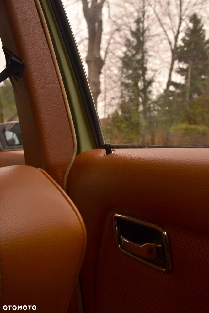 Mercedes-Benz W123 - 16