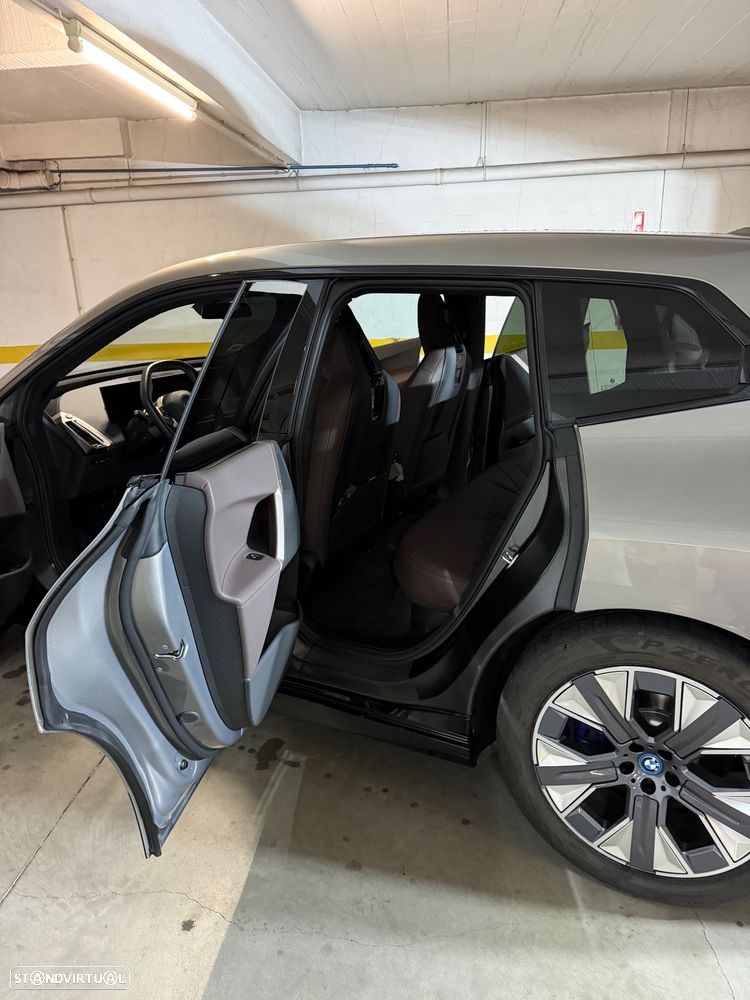 BMW iX xDrive 40 Pack Desportivo - 22