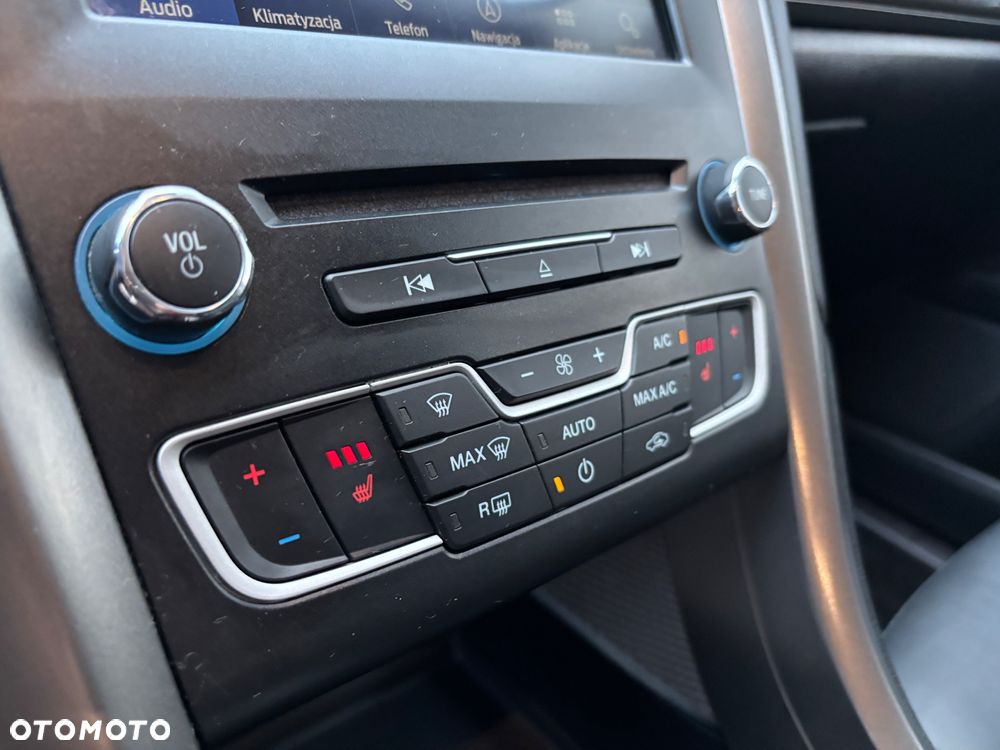 Ford Fusion 2.0 EcoBoost Titanium - 30
