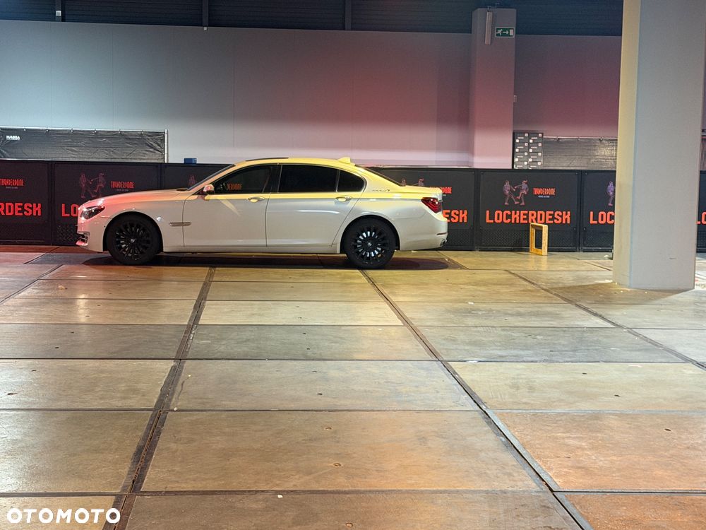 BMW Seria 7 - 17