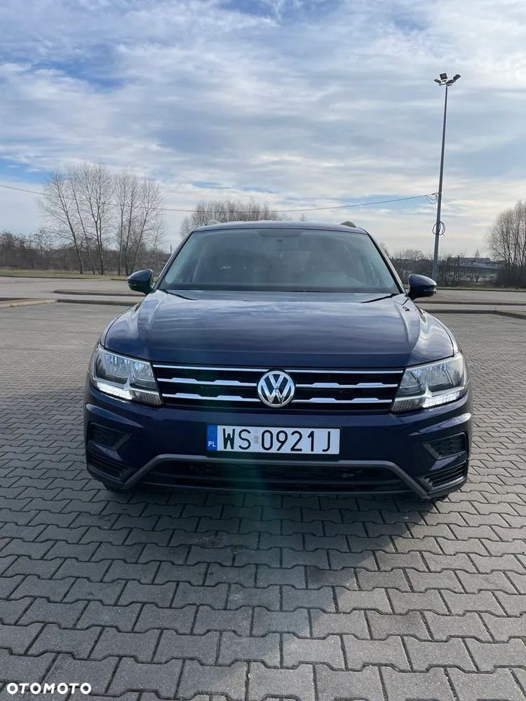 Volkswagen Tiguan - 1