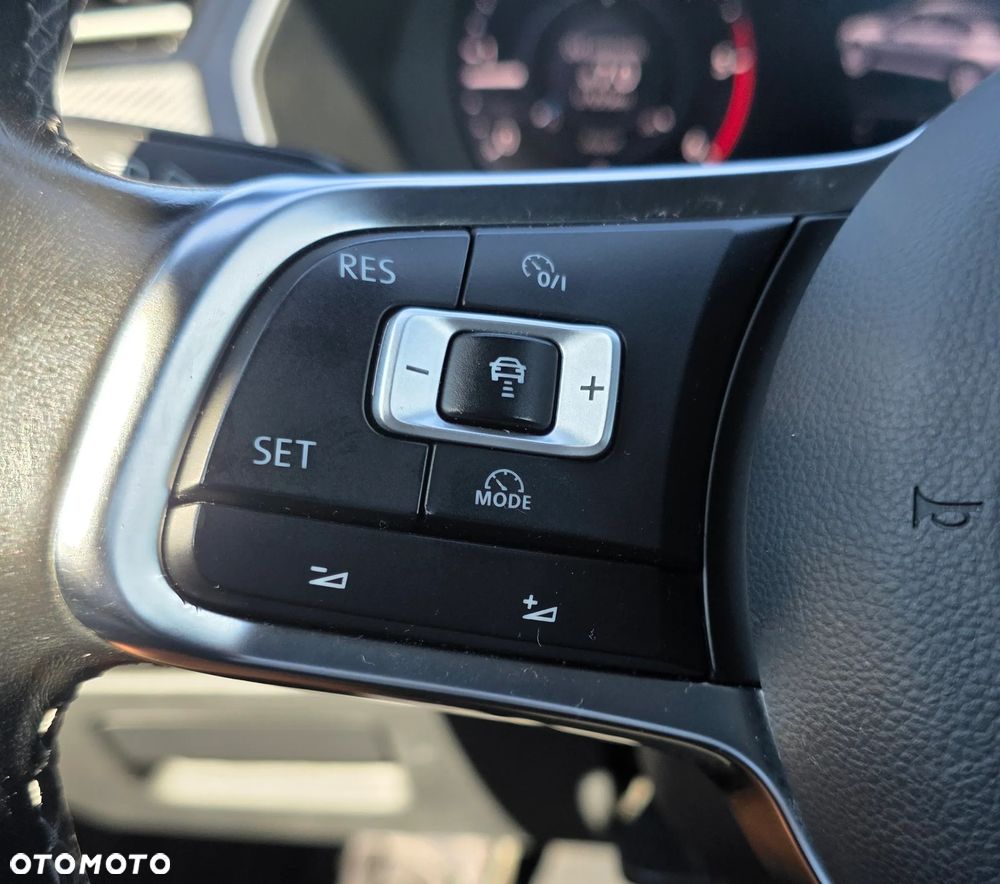 Volkswagen Passat 2.0 TDI SCR DSG Highline - 34