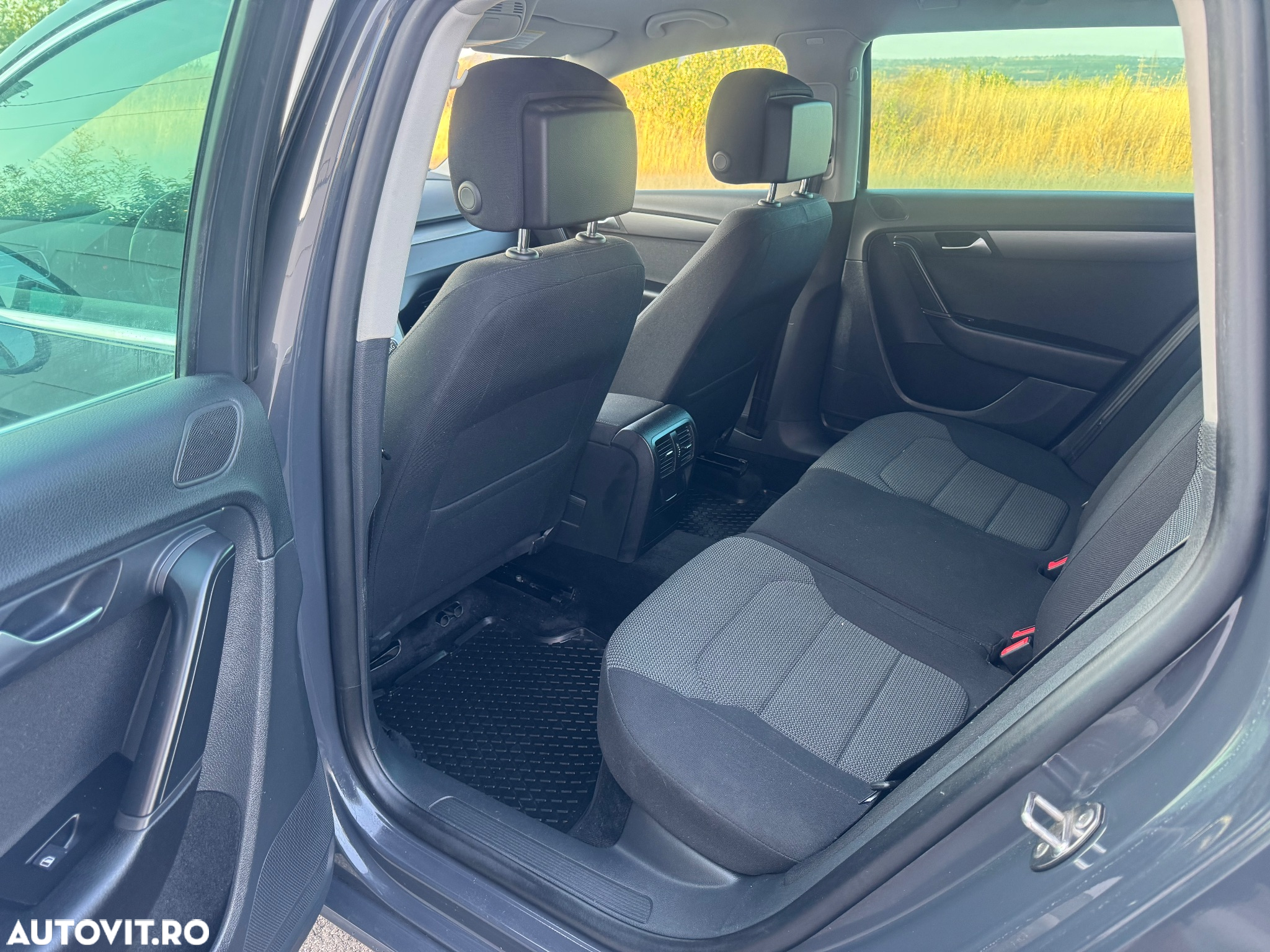 Volkswagen Passat - 10