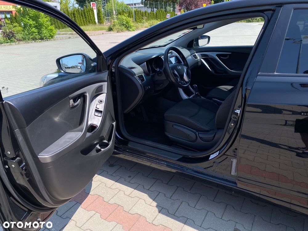 Hyundai Elantra 1.6 Classic + - 7