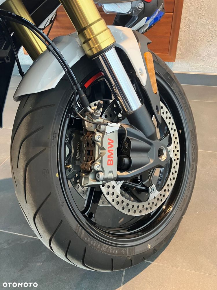 BMW R - 19