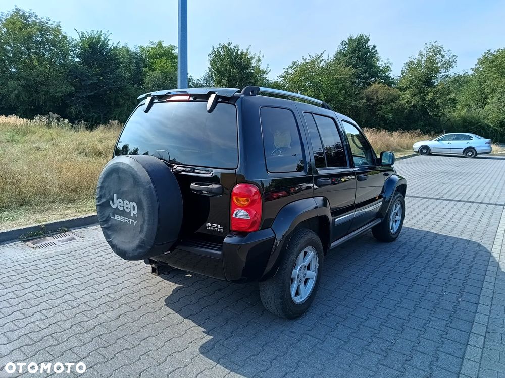 Jeep Liberty - 4