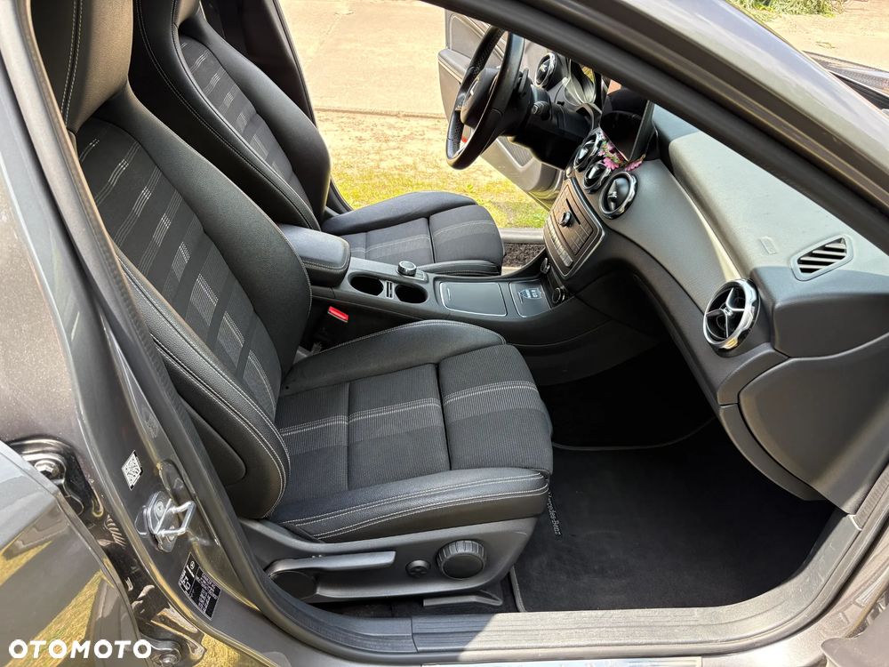 Mercedes-Benz GLA - 11