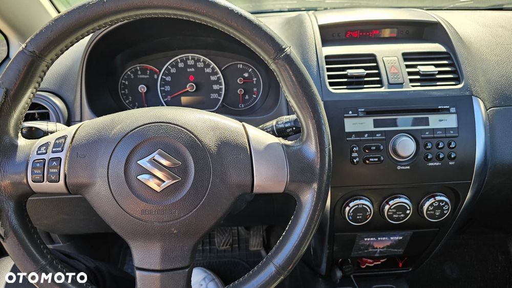 Suzuki SX4 1.6 VVT 4x2 Comfort - 4