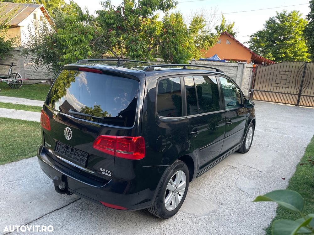 Volkswagen Touran - 4