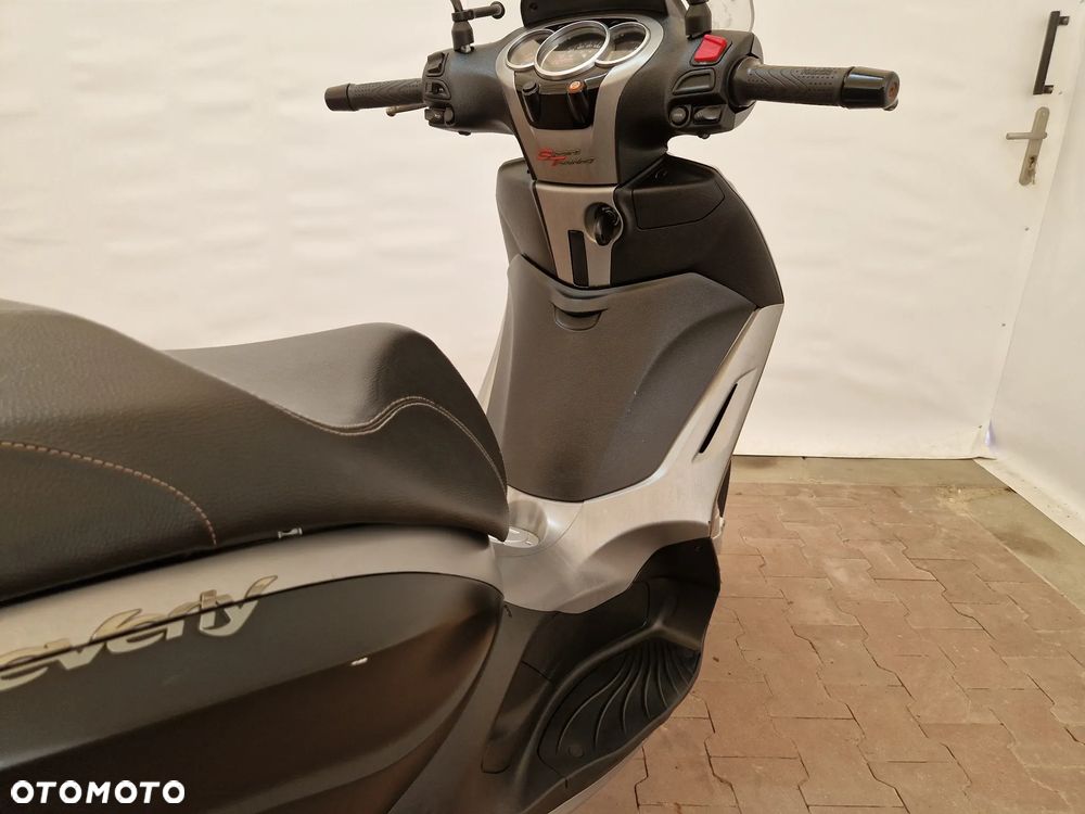 Piaggio Beverly - 24