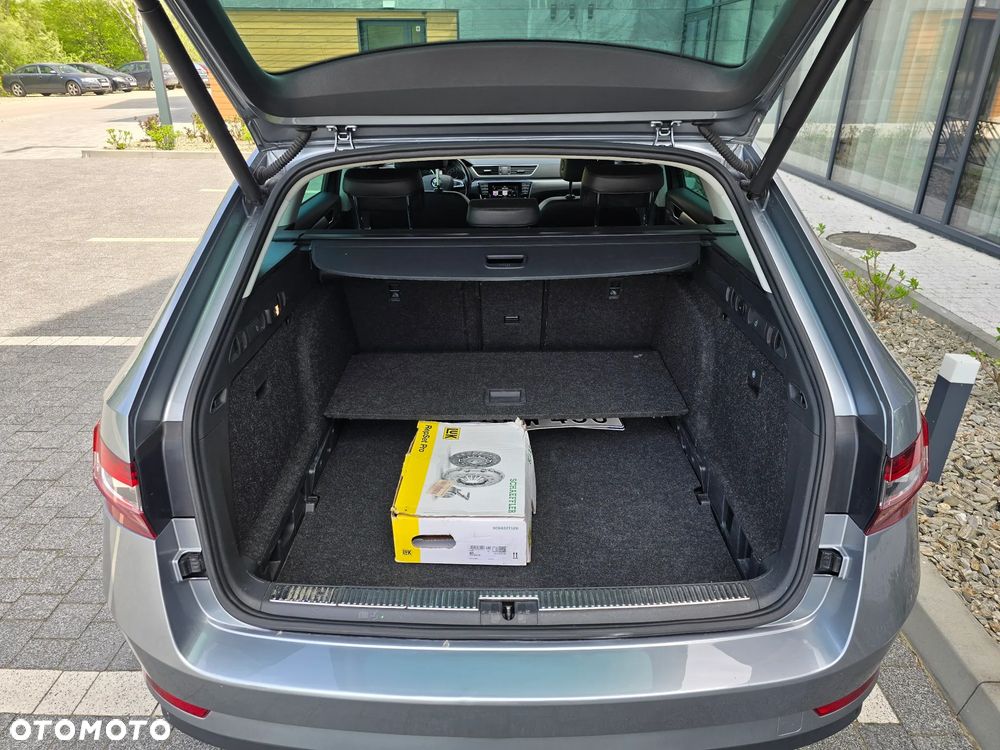Skoda Superb 2.0 TDI 4x4 Style - 32