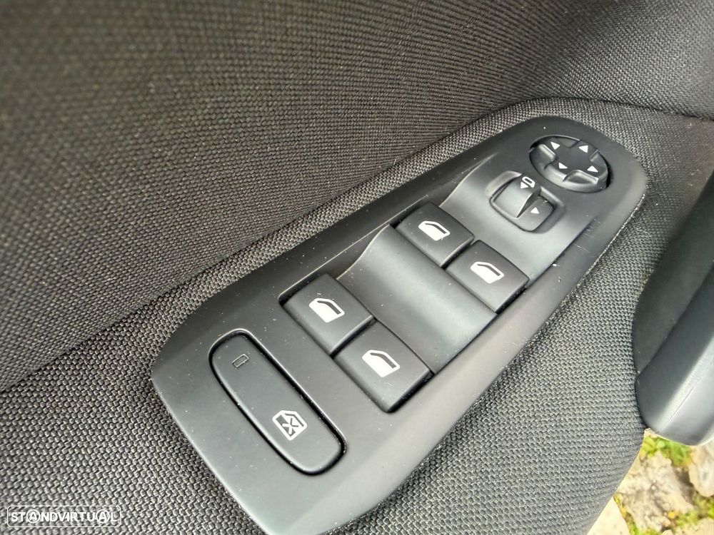 Peugeot 308 125 THP Allure - 29