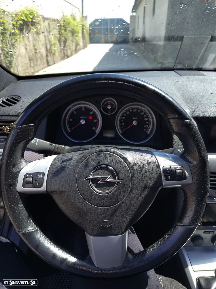 Opel Astra GTC 1.3 CDTI - 24