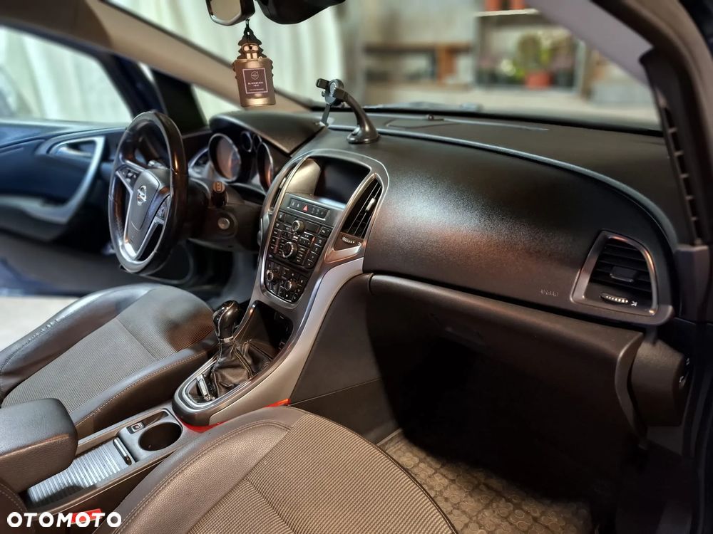 Opel Astra 2.0 CDTI DPF Sports Tourer - 10