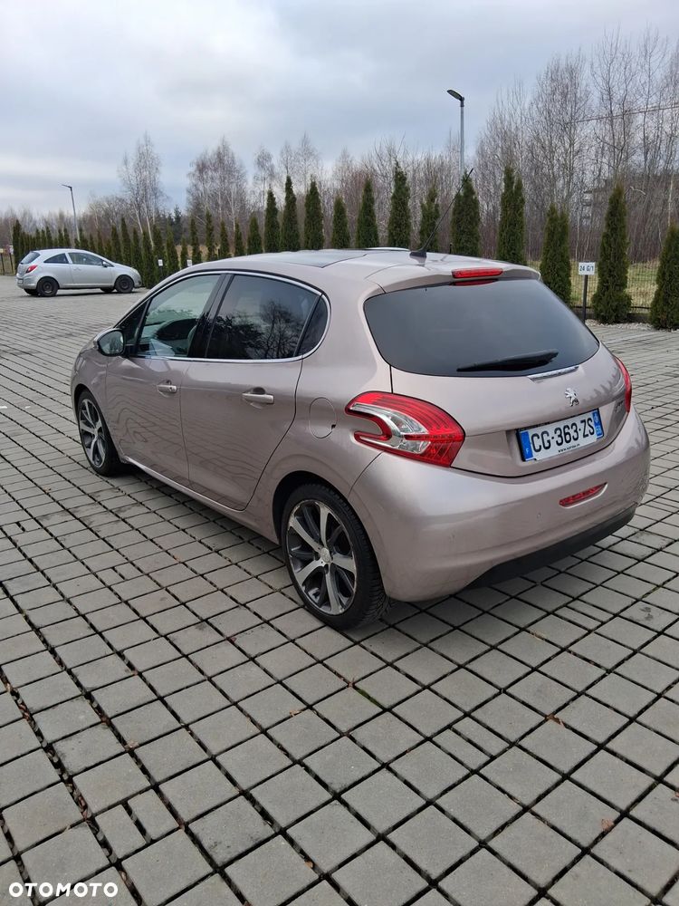 Peugeot 208 e-HDi 92 Stop&Start Style - 6