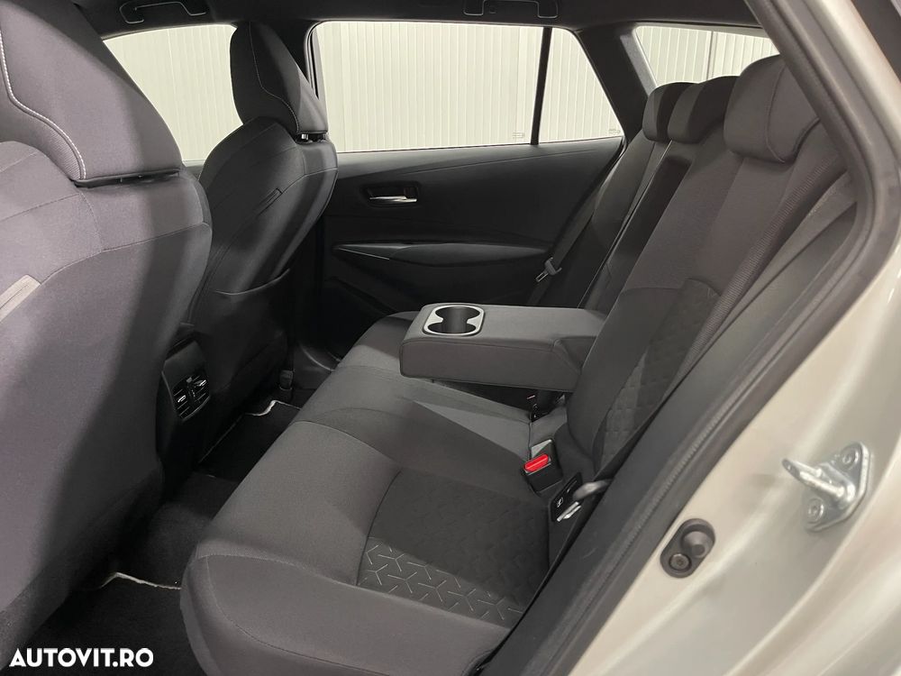 Toyota Corolla 1.8 Hybrid Business Edition - 11