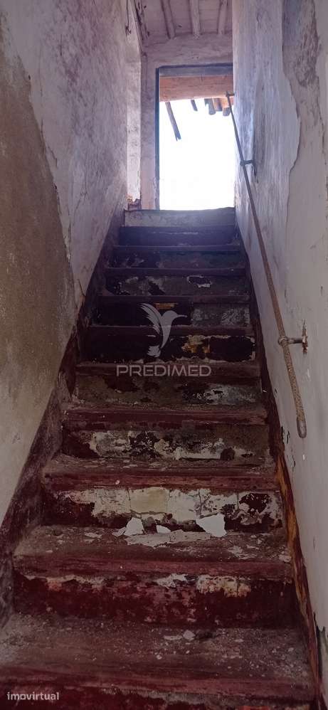 Prédio devoluto em Sousel - Grande imagem: 2/11