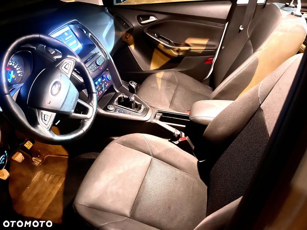 Ford Focus 2.0 TDCi Titanium ASS - 7