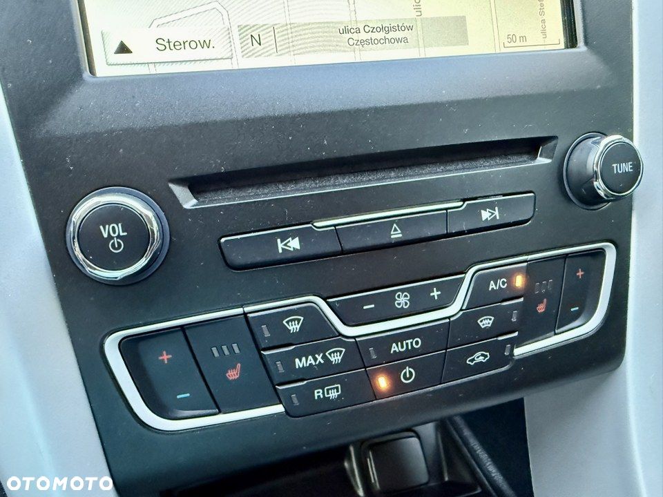 Ford Mondeo SW 2.0 TDCi S&S Titanium - 24