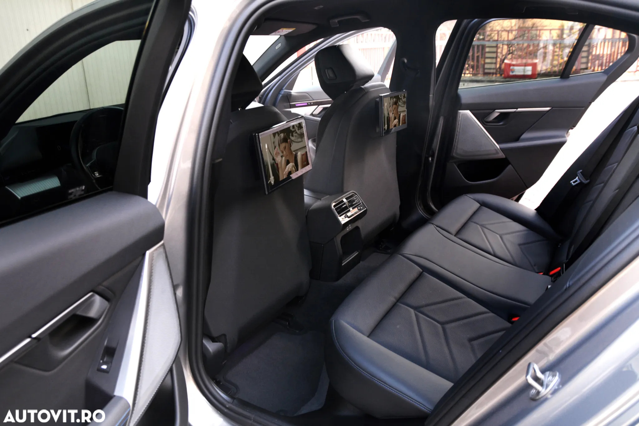 BMW Seria 5 520d xDrive AT MHEV - 10