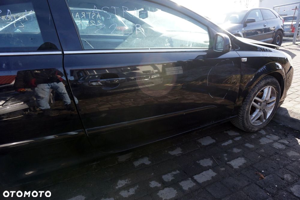 DRZWI PRZEDNIE PRAWE ASTRA III H 3D HB Z20R  CZARNY OPEL 2004-2006 - 2