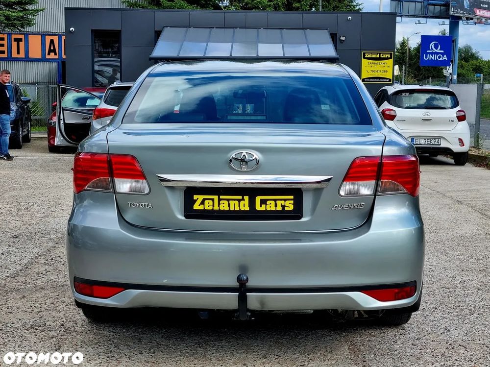 Toyota Avensis 1.8 Premium - 6