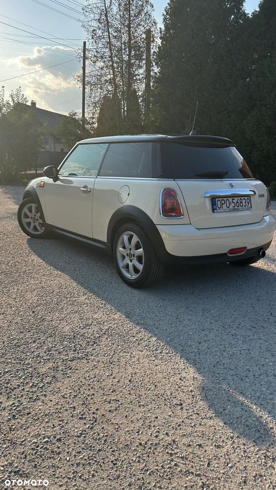 MINI Cooper Standard - 2