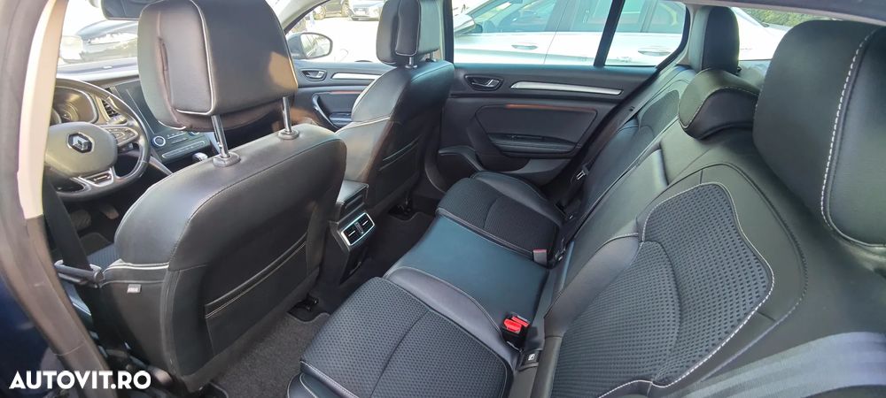 Renault Megane ENERGY TCe 140 EDC BOSE EDITION - 19