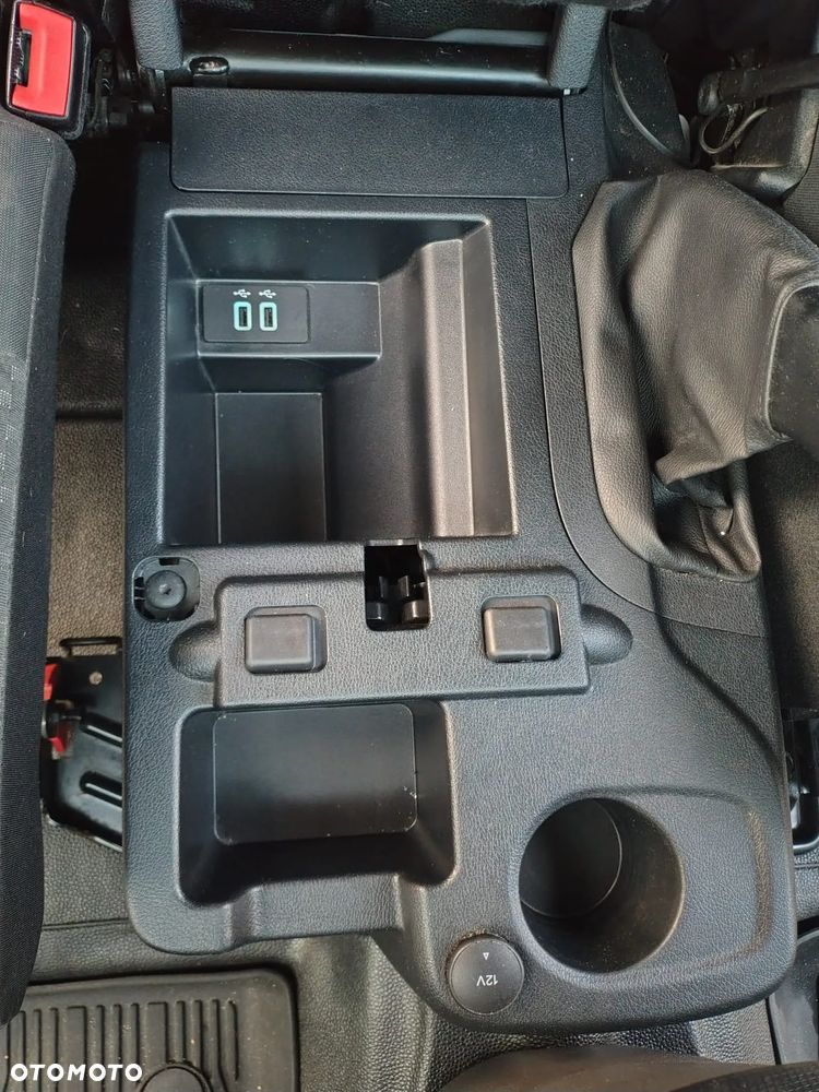 Ford Transit Connect - 11