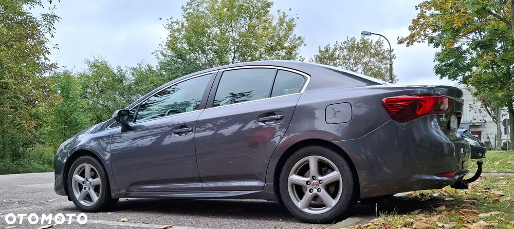 Toyota Avensis 1.8 Premium - 1
