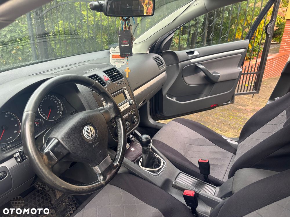 Volkswagen Golf - 21