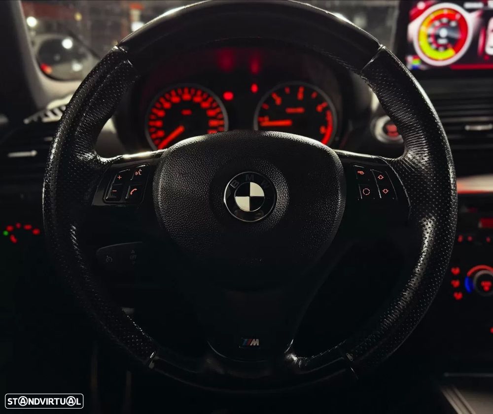 BMW 118 d Pack M - 15