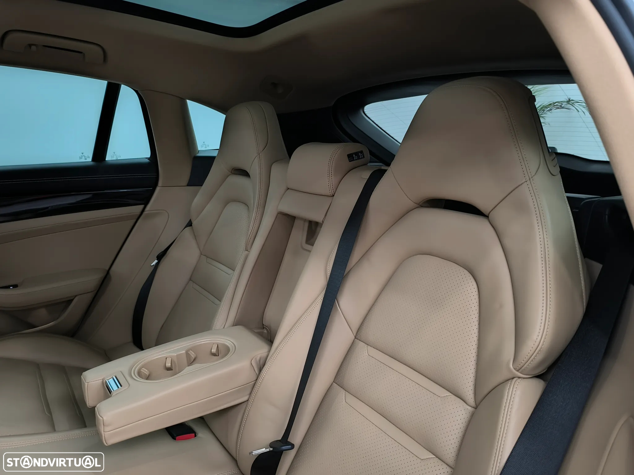 Porsche Panamera Sport Turismo 4 E-Hybrid - 37
