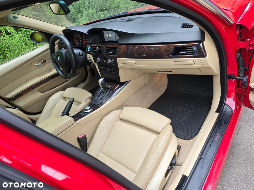 BMW Seria 3 325i - 4