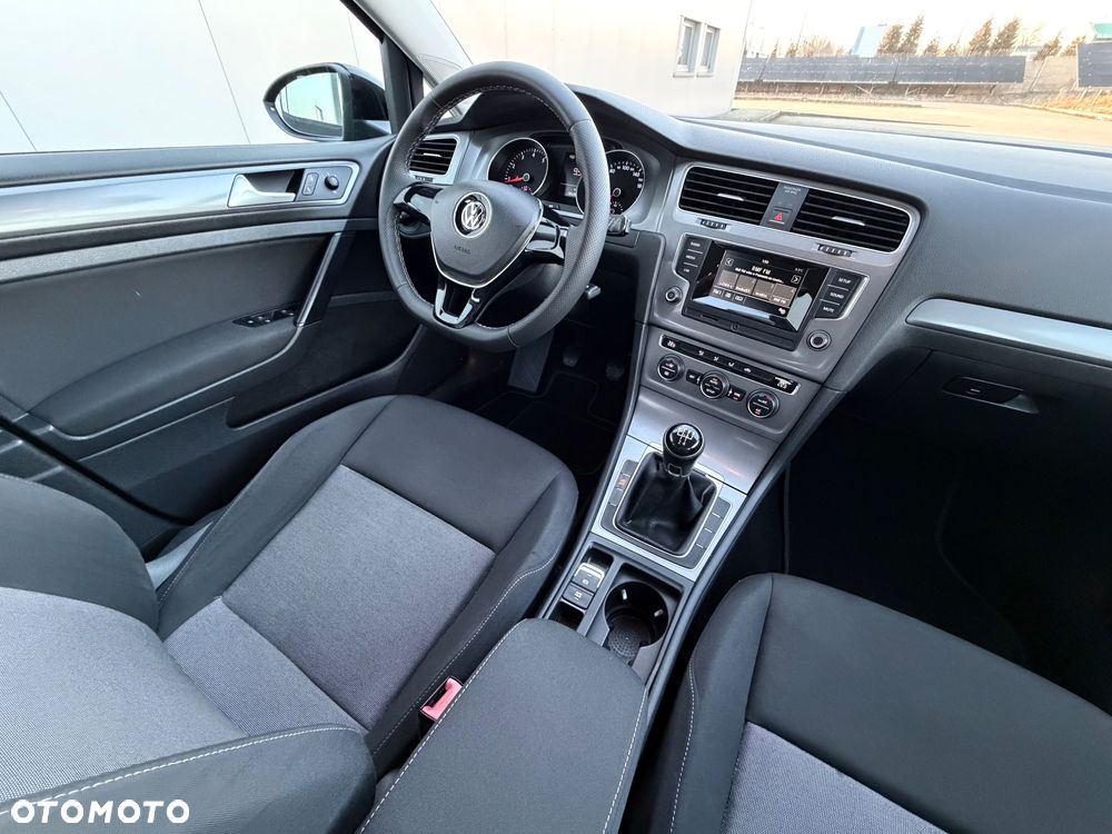 Volkswagen Golf 1.2 TSI BMT Trendline Perfectline - 28