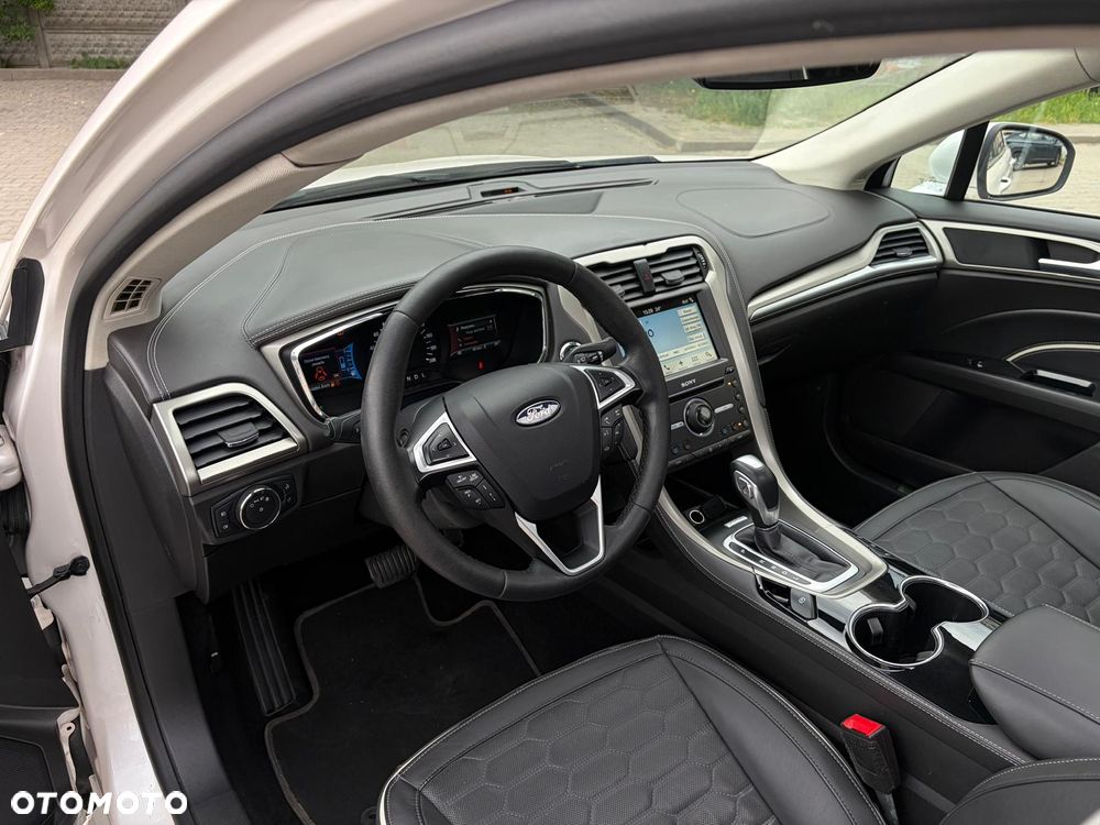 Ford Mondeo 2.0 Hybrid Vignale - 11
