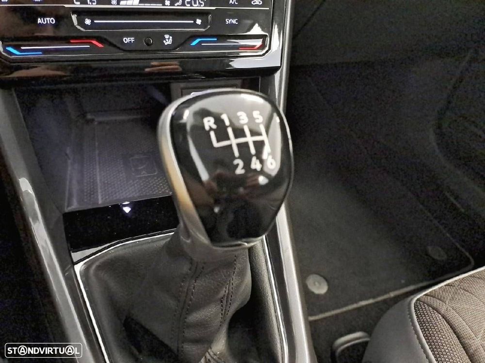VW T-Cross 1.0 TSI Life - 19