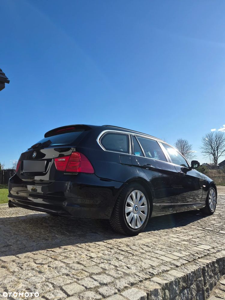 BMW Seria 3 318i Edition Exclusive - 4