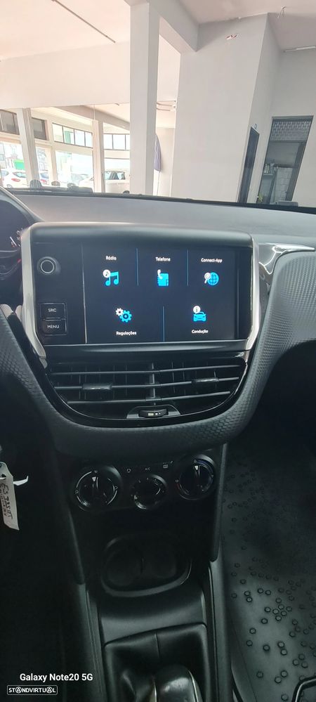 Peugeot 208 - 21